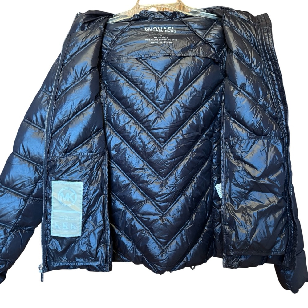 MICHAEL KORS PACKABLE DOWN FILL WOMEN’S SIZE M JACKET WITH HOOD BLACK EXCELLENT - Picture 4 of 12